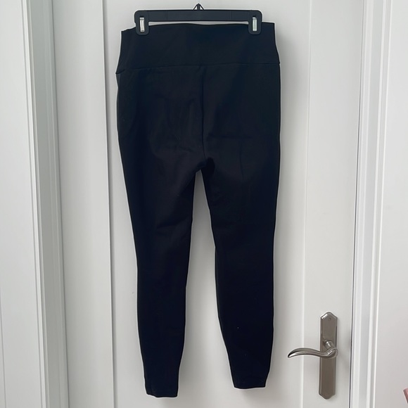 Maternity faux leather leggings - Picture 4 of 5